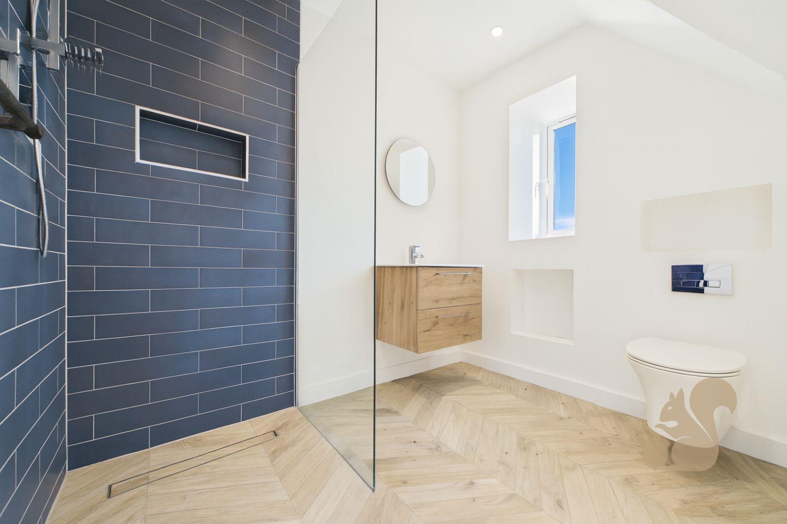 Stows Hill - En Suite .jpg